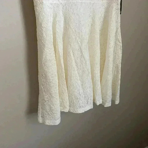 Express Cream Lace Dress Size Medium - Picture 14 of 15